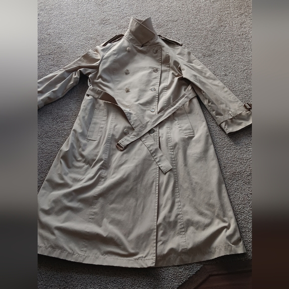 Vintage 80's Nordstrom Tan Trench Coat with Plaid Lining - Picture 4 of 8